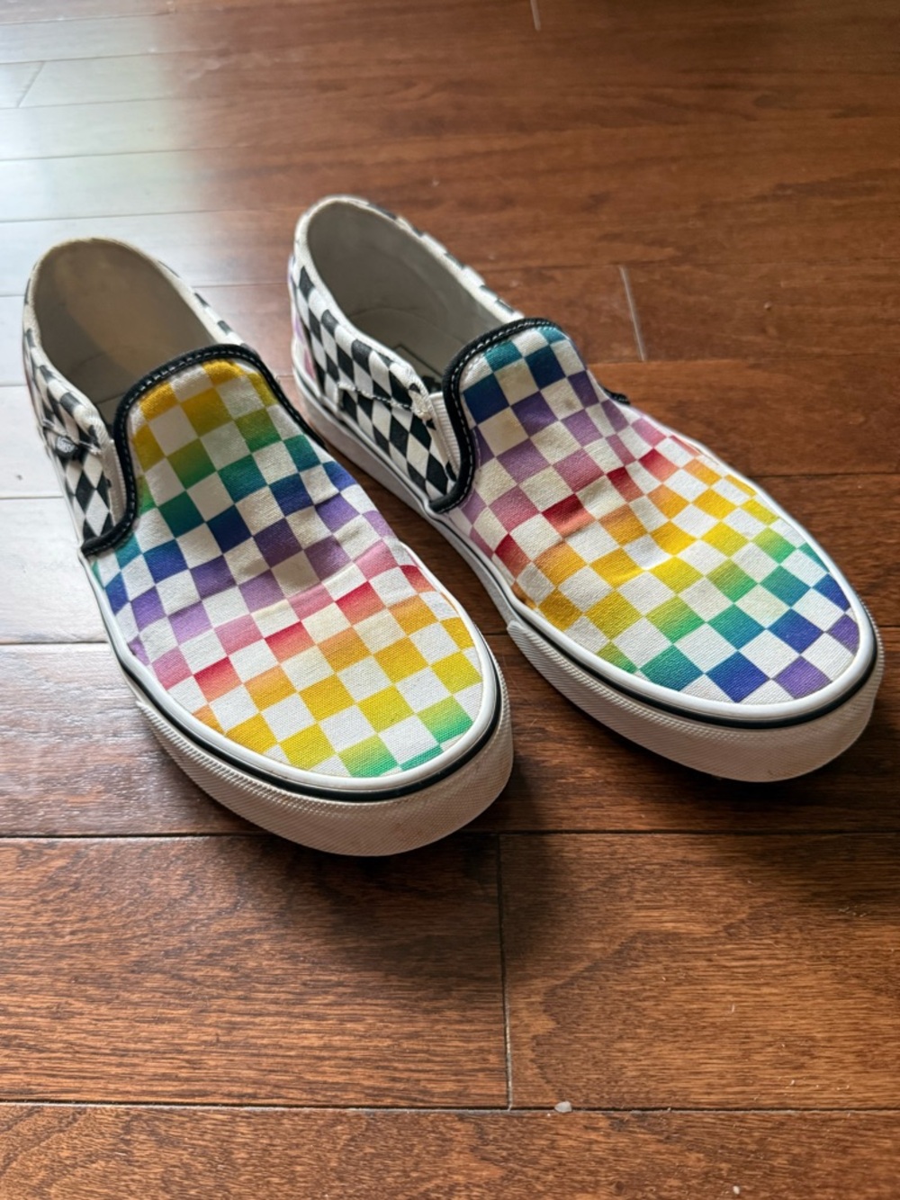 Womens Rainbow Checkerboard Slip-On vans Sneakers - size 9.5